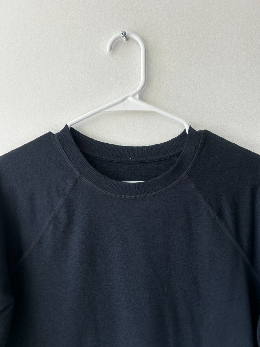 Vuroi Womens Halo Modern Crew Sweatshirt - Size Small - Picture 5 of 7